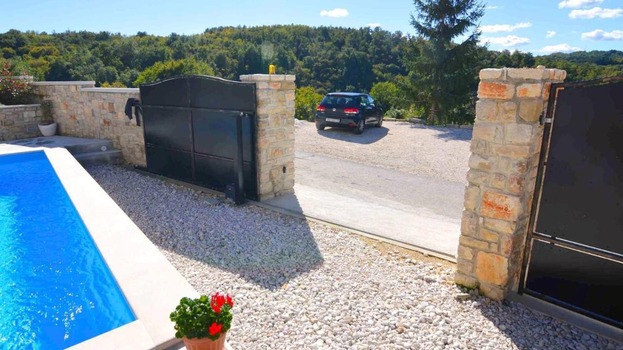 Villa Beram Exterior photo